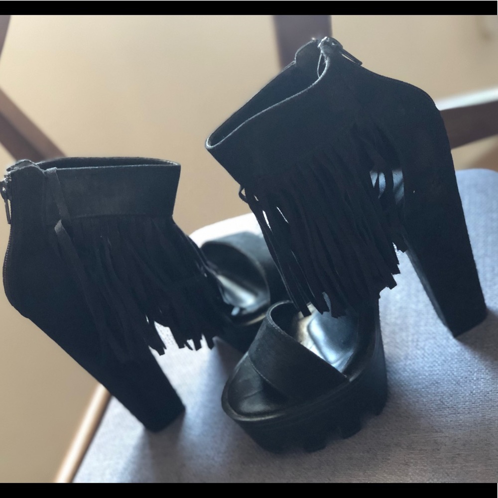 Fringe black platform heels